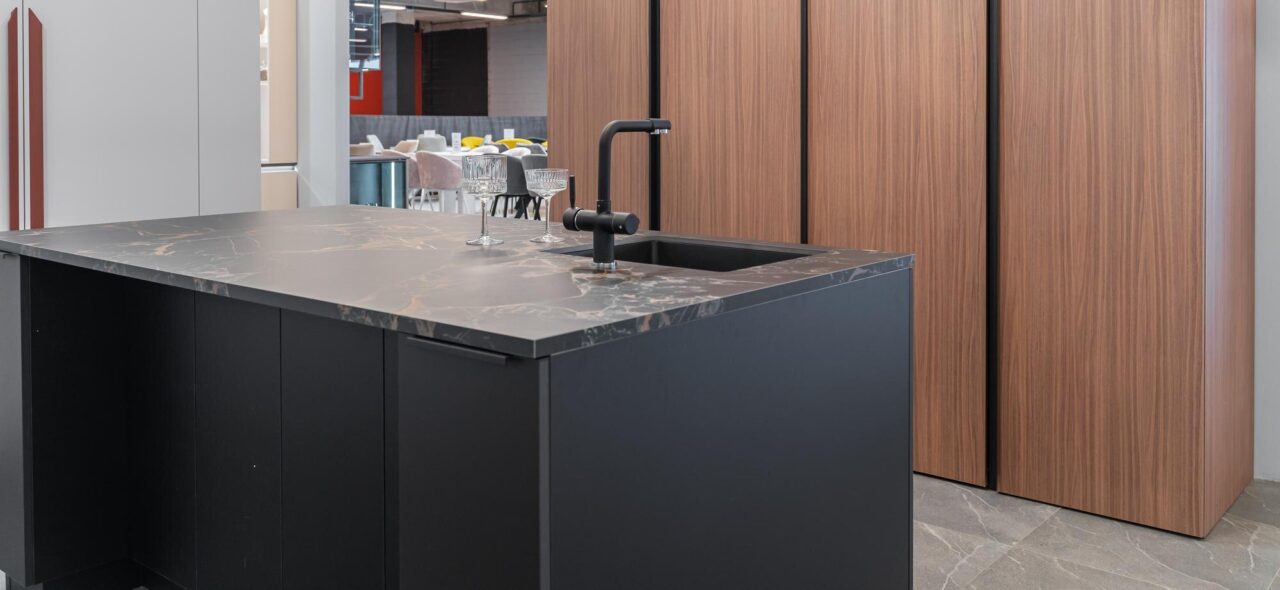 Cum alegi blatul de bucătărie: PAL, compact, quartz sau granit