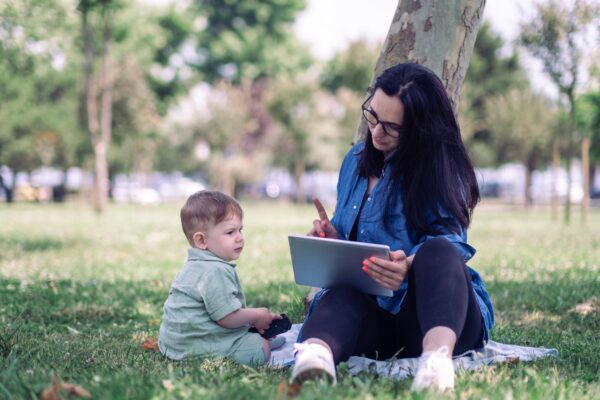 Ce faci când copilul cere un joc pe care îl au toți colegii